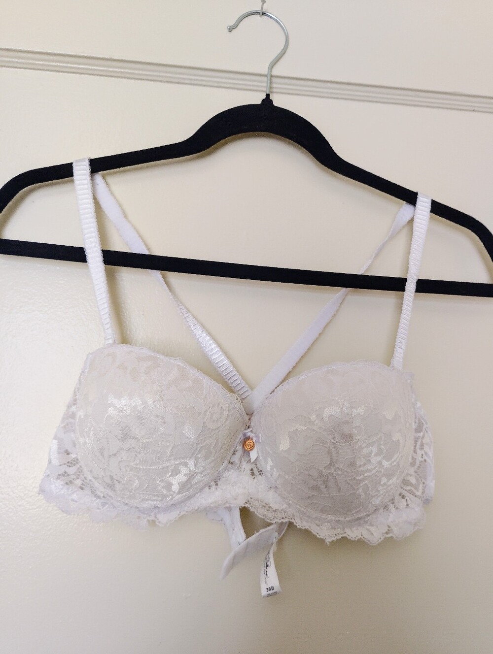 36B Marylin Monroe Removable Straps White Lace Push-Up Bra with Decorative Charm